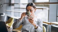 Minum kopi