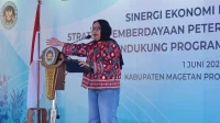 nanik deyang kepala BGN