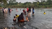 Warga Tangsel Gelar Tradisi Tikar Ngaliwet